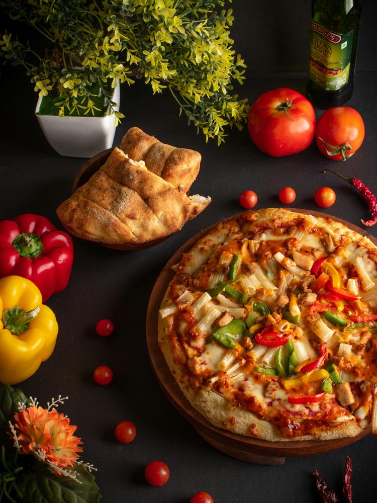 Imagem de pizza e ingredientes